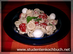 Kochbuchbilder/tomate-mozarella-nudel2-ok.jpg